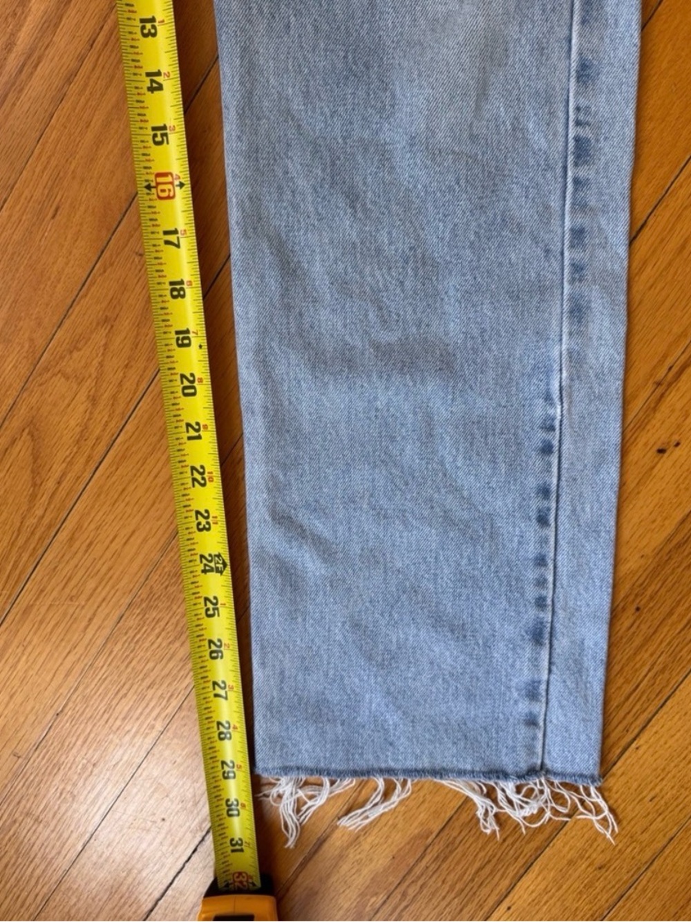 Vintage Levi's Straight-Leg Jeans with Frayed Hem - Picture 4 of 6